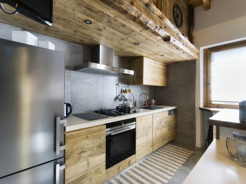 Cuisine moderne avec accent en bois 